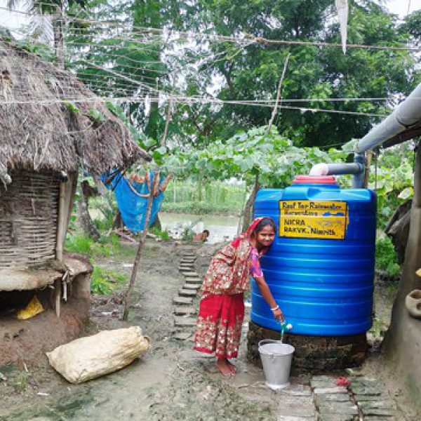 demonstration_of_roof_top_rainwater_harvesting_for_potable_water_by_rakvk,_nimpith__a_solution_to_drudgery_of_women_in_sundarbans