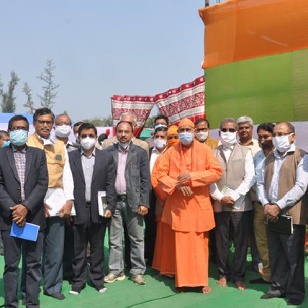state_and_central_government_dignitaries_during_the_state_oilseed_kisan_mela